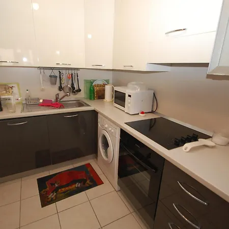 Spacieux 3p En Centre-ville De Menton, Terrasse, Parking, Wifi Gratuit, Proche - Fr-1-196-270 Lägenhet