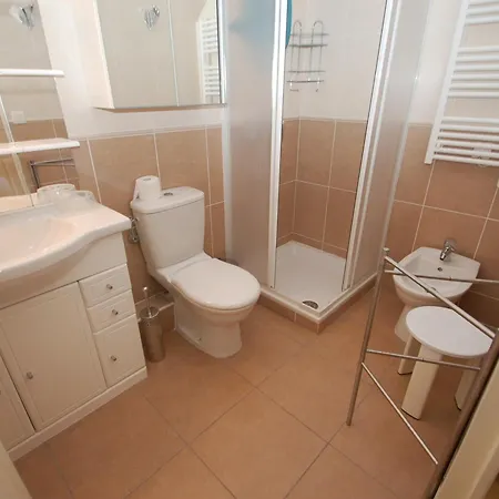 Spacieux 3p En Centre-ville De Menton, Terrasse, Parking, Wifi Gratuit, Proche - Fr-1-196-270 * Μεντόν