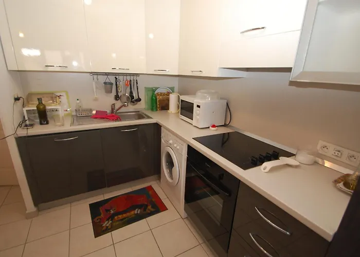 Spacieux 3p En Centre-ville De Menton, Terrasse, Parking, Wifi Gratuit, Proche - Fr-1-196-270 شقة