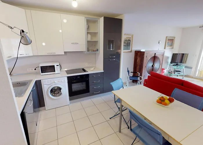 شقة Spacieux 3p En Centre-ville De Menton, Terrasse, Parking, Wifi Gratuit, Proche - Fr-1-196-270